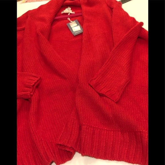 MEESHA & MIA RED Medium waterfall high-low red chunky knit sweater - Picture 2 of 16